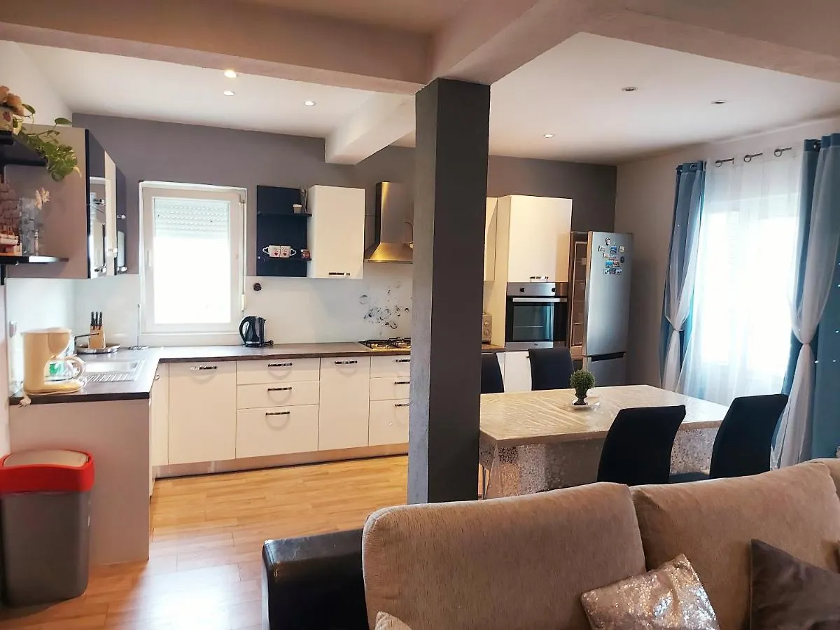 Apartment Apartman Luana Kampor Croatia