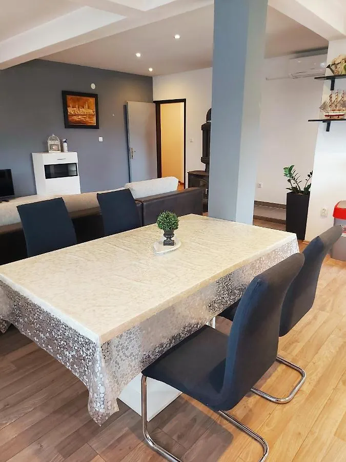 Apartman Luana Kampor Apartment