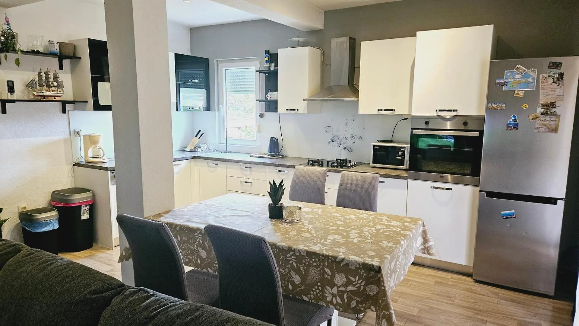 Apartment Apartman Luana Kampor Croatia